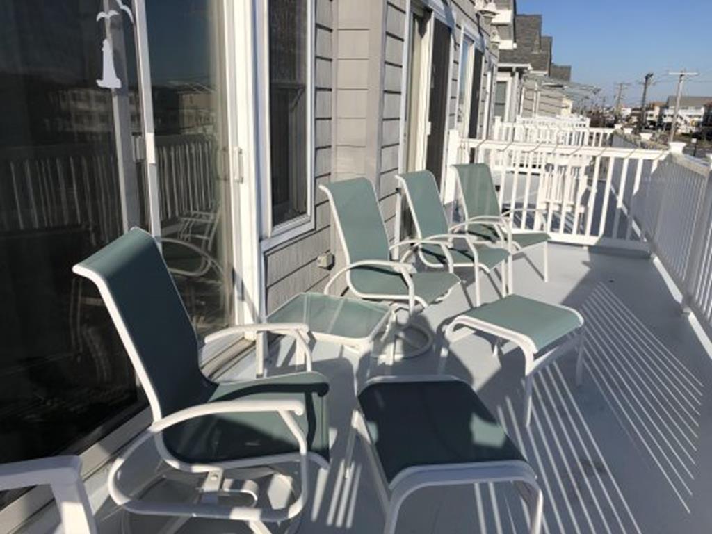 2510 SURF AVENUE 200 NORTH WILDWOOD SUMMER VACATION RENTALS with POOLS at
